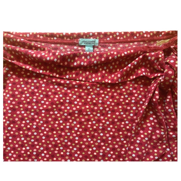 Abercrombie Vintage Polkadot Fold-Over Skirt in Red with Tie at the Waist - Picture 4 of 6